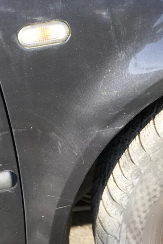 VW Golf 4 1J Kotflügel vorne rechts schwarz LC9Z (183333)