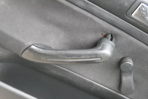 VW Golf 4 2/3-Türer Türverkleidung Verkleidung Tür vorne links schwarz  (183339)