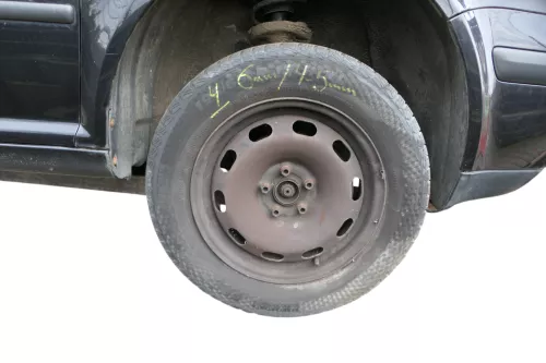 4x Golf 4 195/65 R15 91H Winterreifen M+S Reifen 6jx15H2 ET38  ca. 5-9mm Felgen (183343)