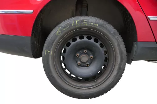 2x VW Passat 3C Golf Reifen Winterrreifen M&S 205/55 R16 91H Felgen 5,5-6mm