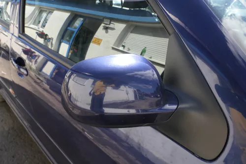 VW Golf 4 Bora elektrischer Spiegel vorne rechts Außenspiegel blau LB5N Glas