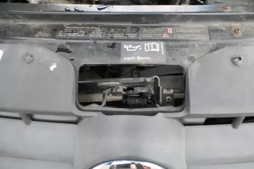 VW Fox 5Z Motorhaube Motorhaubenschloß Schloß Klappenschloß vorn 5Z0823509B