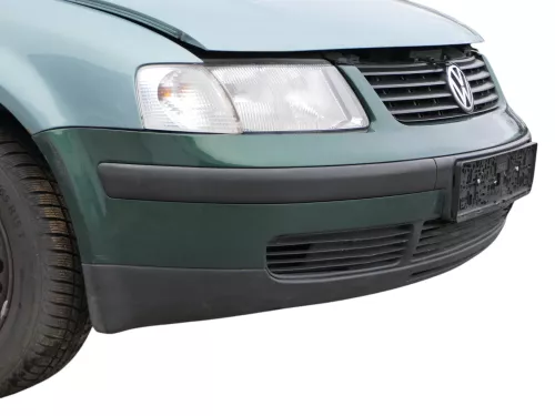 VW Passat 3B Stoßstange vorne Frontstoßstange Stoßfänger vorne grün LC6N + Grill (183616)