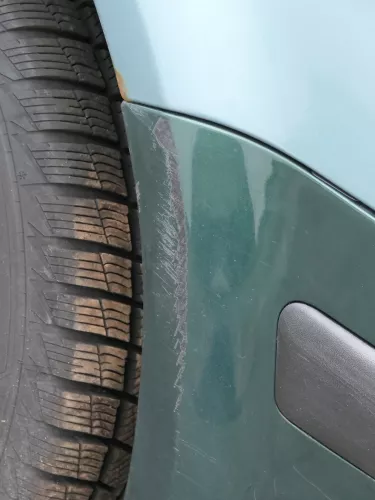 VW Passat 3B Stoßstange vorne Frontstoßstange Stoßfänger vorne grün LC6N + Grill (183616)