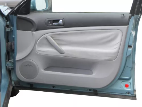 1x Passat 3B Variant Türverkleidung Verkleidung Tür vorne rechts Griff grau