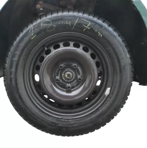 1x A4 B5 A6 4B Passat 3BG Felgen Reifen Winterreifen M+S 195/65 R15 91T 7-8mm VR