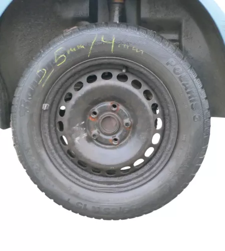 1x A4 B5 A6 4B Passat 3BG Felgen Reifen Winterreifen M+S 195/65 R15 91T 7-8mm VR (183639)