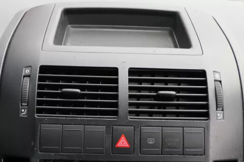 VW Polo 9N Mittelkonsole Verkleidung um Radio schwarz 6Q0858069AD /T (183653)