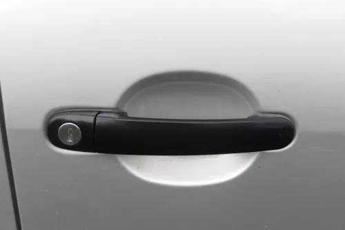 Skoda Fabia 6Y Kombi Limousine Tür vorne rechts Beifahrertür grau silber LF7T (183659)