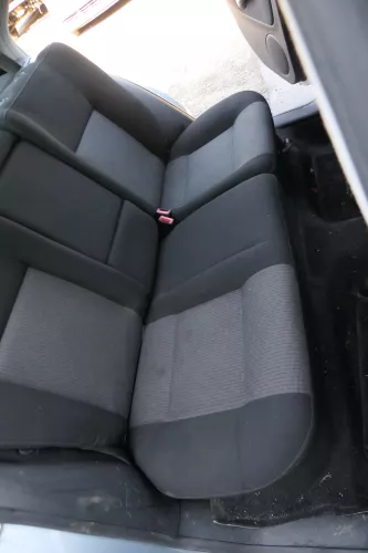 VW Bora Limousine Stufenheck Sitz Rückbank Rücksitzbank Sitzfläche Sitze (183702)