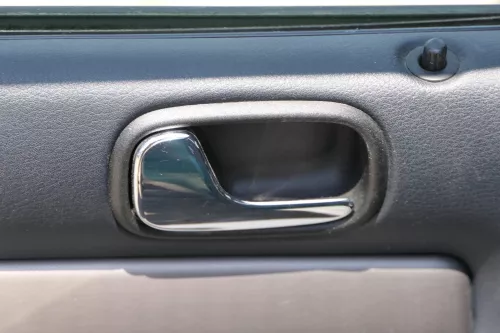1x Audi A4 B5 Türverkleidung Verkleidung Tür hinten links  Griff Öffner (183773)