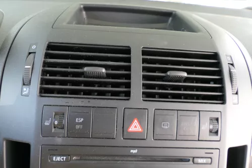 VW Polo 9N Mittelkonsole Verkleidung um Radio schwarz 6Q0858069AD /T (183809)