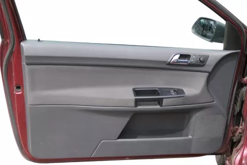 1x VW Polo 9N Türverkleidung Verkleidung Tür vorne links 2/3-Türer Griff Öffner