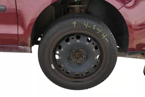 4x VW Polo 9N 6R Felgen Reifen 195/55 R15 85V Sommerreifen ca. 4-6mm (183832)