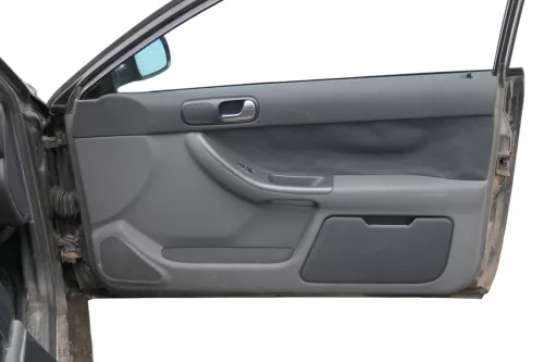 1x Audi A3 8L Türverkleidung Verkleidung Tür vorne rechts 2/3-Türer onyx/schiefe