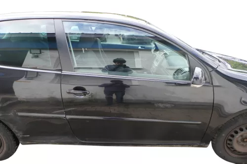 Golf 5 V 1K Tür Türblatt vorne rechts Fahrertür 2/3-Türer schwarz L041 + Rahmen