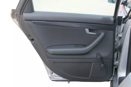 1x A4 8E B6 Türverkleidung Verkleidung Tür hinten links soul schwarz