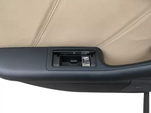 1x A6 4B Türverkleidung Verkleidung Tür hinten links Leder onyx / vanille Bose (184106)