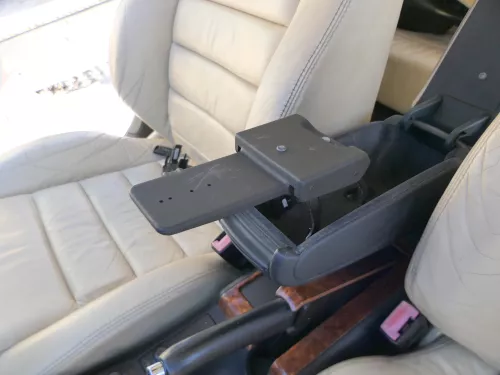 Audi A6 4B C5 Mittelarmlehne Armlehne Leder vanille / onyx perlnappaleder gelb (184115)