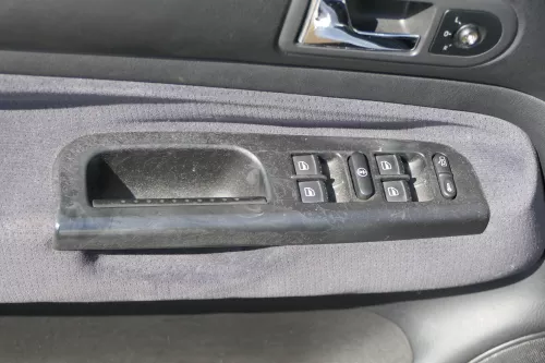 1x Golf 4 Bora Türverkleidung Verkleidung Tür vorne links 4/5-Türer schwarz Velo (184154)