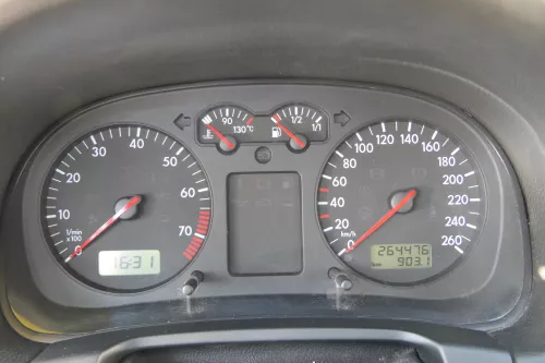 VW Golf 4 Tacho Tachometer Kombiinstrument 264.000km 1J0920802B 1,6-2,8