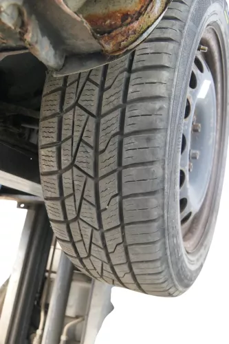 2x Golf 4 Bora Reifen Felgen 205/55 R16 Winterreifen 7-8mm M+S Allwetterreifen (184208)