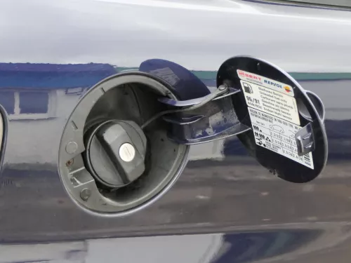 Seat Ibiza 6L Tankdeckel Deckel Tank Tankverschluß blau LW5U (184379)