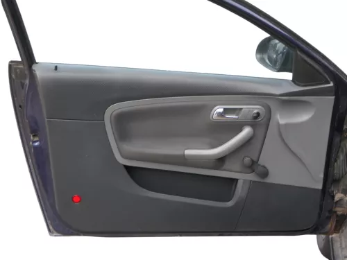 1x Seat Ibiza 6L Türverkleidung Verkleidung Tür vorne links 2/3-Türer Griff