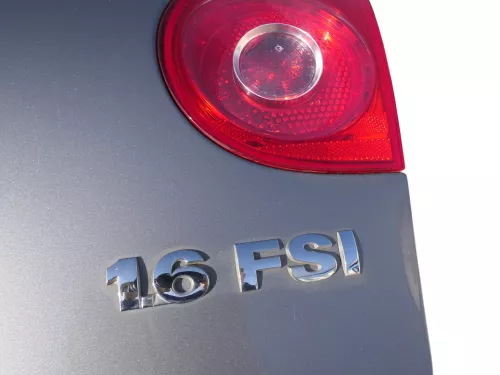 VW Golf 5 V Heckklappe hinten Kofferraumklappe + Scheibe grau LA7T (184453)