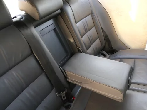 VW Golf 5 V Sitz Sitze hinten Rückbank Rücksitzbank 3 Punkt Gurt Lehne Leder (184468)