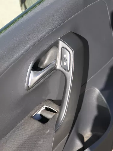 1x VW Polo 6R Türverkleidung Verkleidung Tür 2/3-Türer vorne links schwarz (184505)