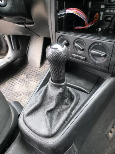 VW Golf 4 Bora Schaltknauf Schaltsack Schaltung Schaltknüppel schwarz Benziner 5 (184574)