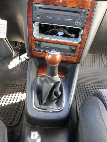 Golf 4 Bora Schaltknauf Schaltsack schwarz TDI Holz Dekor wurzelnuss klein (184605)