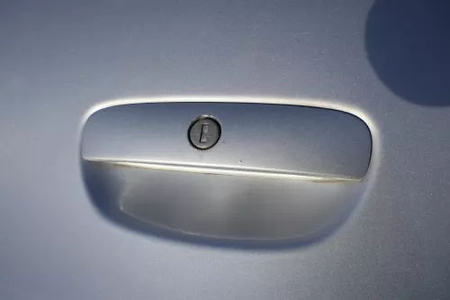 VW Polo 9N 9N3 Griff Heckkklappe Heckklappengriff grau silber LA7W -OHNE Zentral