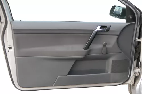 1x VW Polo 9N Türverkleidung Verkleidung Tür vorne links 2/3-Türer Griff Öffner