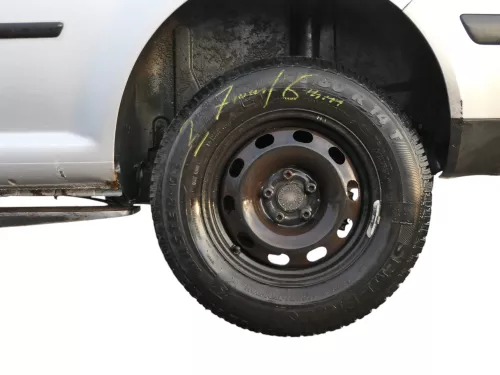 1x VW Golf 4 Bora 175/80 R14 88T Winterreifen Reifen 6jx14H2 ET38  ca. 6-7mm