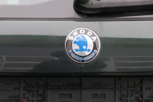 Skoda Fabia 6Y Combi Kombi Heckklappe Kofferraumklappe Klappe grün LF8C (184744)