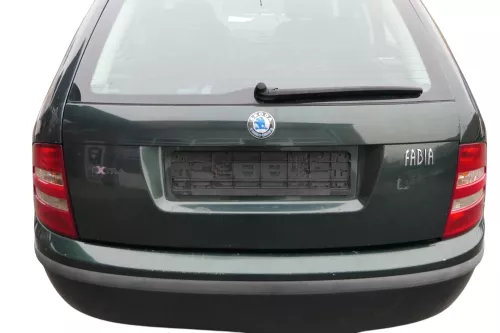 Skoda Fabia 6Y Combi Kombi Heckklappe Kofferraumklappe Klappe grün LF8C