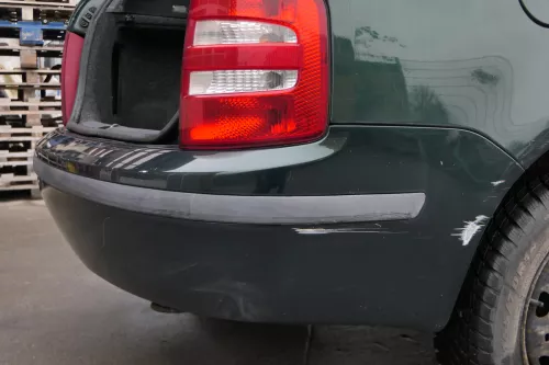 Skoda Fabia 6Y Kombi Stufenhec Stoßstange hinten Heckstoßstange grün LF8C (184745)