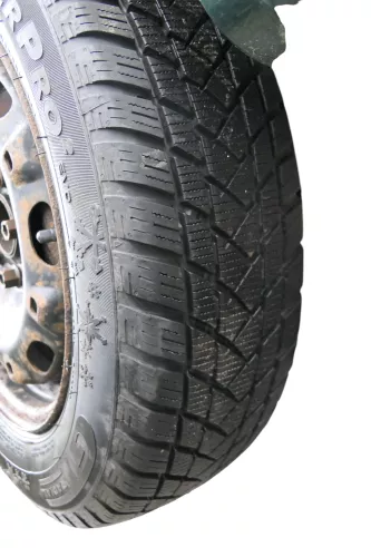 4x Skoda Fabia Felgen Reifen 165/70 R14 81T Winterreifen M&S 5jx14H2 ET35 6-8mm (184753)