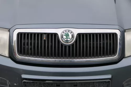 Skoda Fabia 6Y Motorhaube Klappe vorne grau LF7V mit Grill vorn (184794)