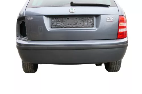 Skoda Fabia 6Y Kombi Stufenhec Stoßstange hinten Heckstoßstange grau LC7V