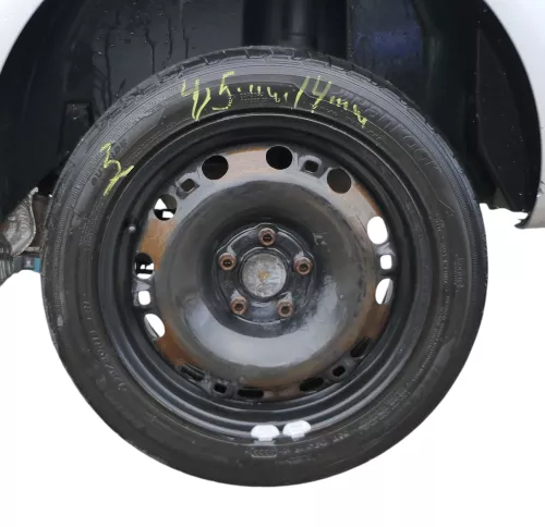 2x VW Polo 9N Ibiza Felgen Reifen 195/50 R15 82V Sommerreifen 6jx15H2 ET43 4-5mm