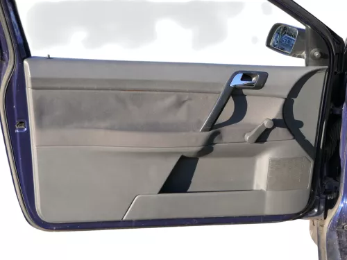 1x VW Polo 9N Türverkleidung Verkleidung Tür vorne links 2/3-Türer Griff Öffner