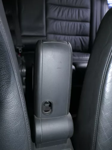 A6 4B C5 Mittelarmlehne Armlehne Leder schwarz soul Buffaalino Deckel DEFEKT! (184990)