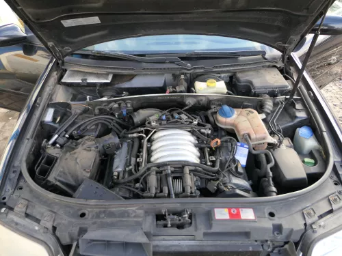 A4 B5 A6 Klimaleitung Kältemittelschlauch 6 Zylinder V6 Motor Klima 8D0260701AF (185002)