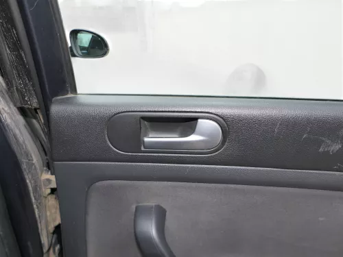 1x Golf Plus 5M Türverkleidung Verkleidung Tür hinten rechts schwarz (185036)