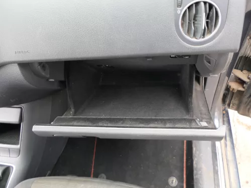 VW Golf Plus 5M Deckel Klappe für Handschuhfach Handschuhfachdeckel -Kratzer (185042)