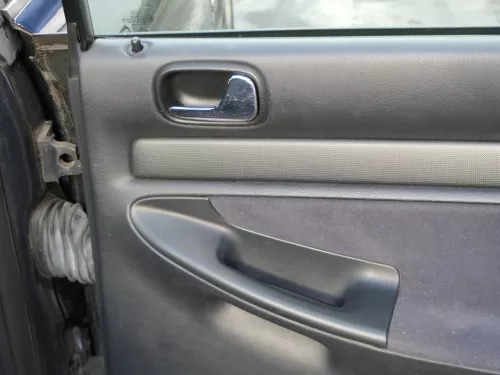 1x Audi A4 B5 Türverkleidung Verkleidung Tür hinten rechts Griff Öffner (185063)