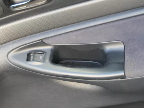 1x Audi A4 B5 Türverkleidung Verkleidung Tür vorne rechts Griff Öffner (185064)